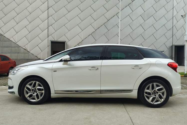 Used  5 2014 1.6T Elegant Version THP160