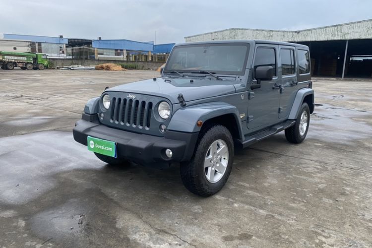 Used  Wrangler 2015 2.8TD Sahara Four-Door Comfort Edition

