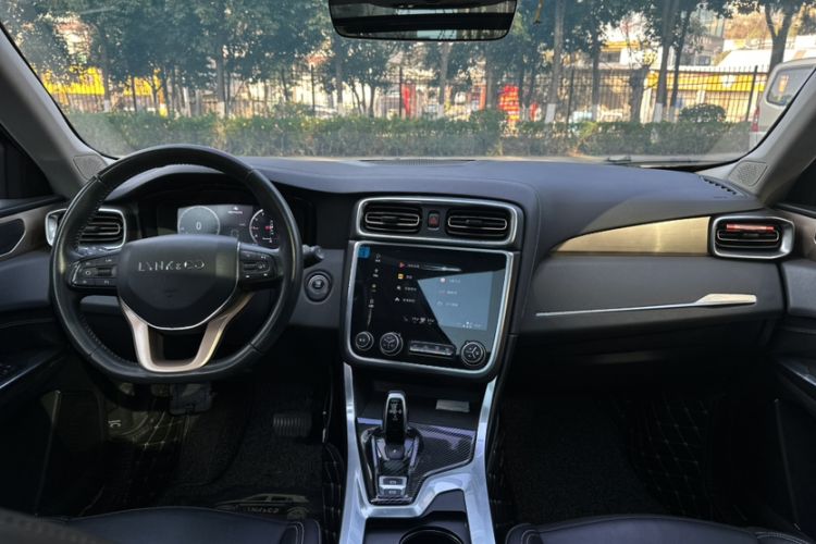 Used Lynk & Co 01 2017 2.0T Two-Wheel-Drive Version
