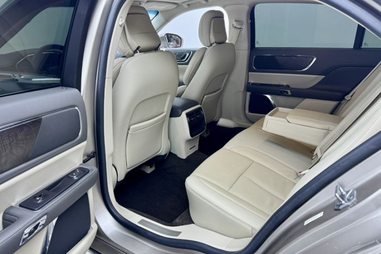 Used Lincoln Continental 2019 2.0T Two-Wheel Drive Luxury Edition China VI Standard
