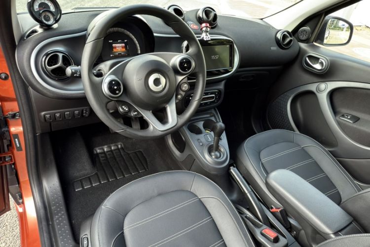 Used  forfour 2016 0.9T 66 kW Pioneer Edition
