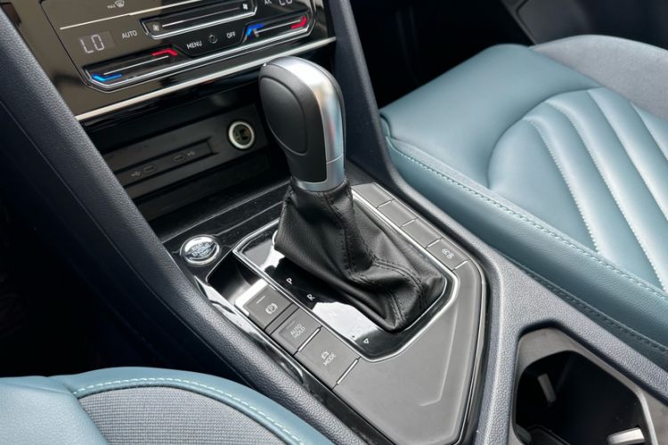 Used Volkswagen Tharu 2023 300TSI Two-Wheel-Drive Full Moon Edition
