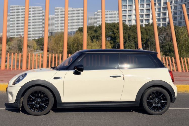 Used  MINI 2019 1.5T COOPER Classic Edition
