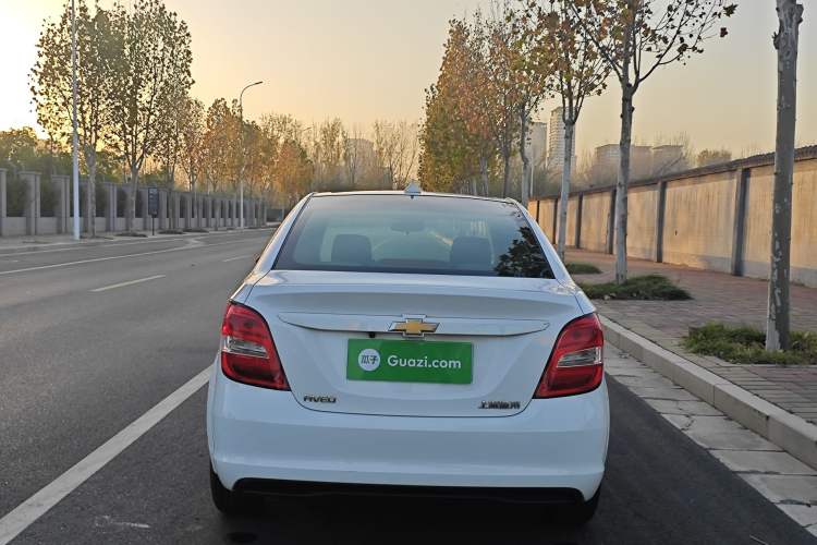 Used Chevrolet Aveo Sonic 2014 Sedan 1.4SL MT Comfort Edition
