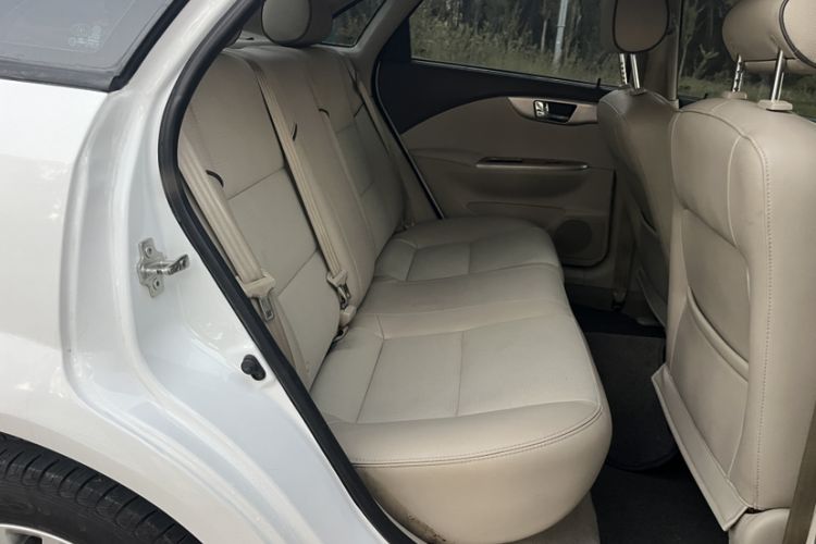 Used Buick Excelle 2015 1.5L Automatic Classic Model
