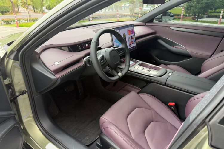 Used  SU7 2024 Rear-Drive Long-Range Intelligent Driving Version
