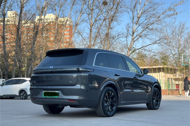 Used Li Auto L8 2023 Pro Model
