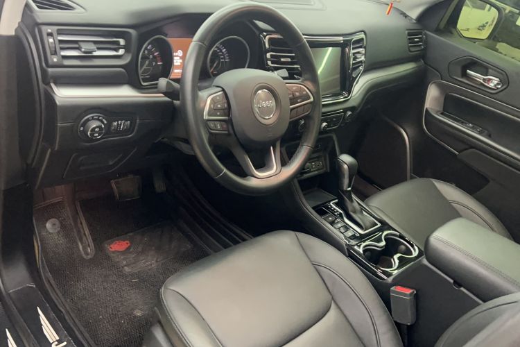 Used  Grand Commander 2018 2.0T Two-Wheel Drive Enjoy Edition China V
