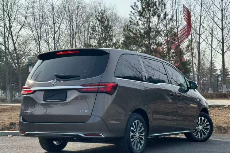 Used Buick GL8 2023 Land Executive Class Comfort Model