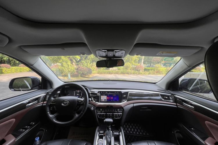 Used GAC Trumpchi GS8 2017 320T Two-Wheel Drive Luxury Smart Connectivity Version (7 Seats)
