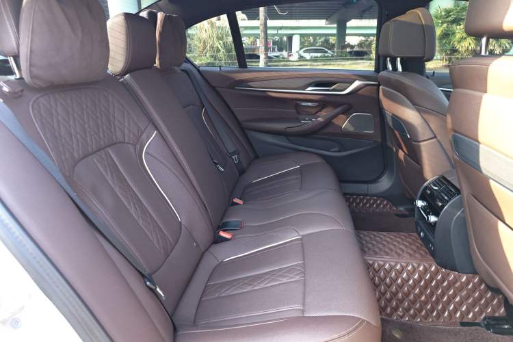 Used BMW 5 Series 2022 Restyled 530Li Luxury Edition M Sport Package
