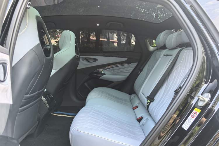 Used BYD Seal 2022 700 km Long-Range Rear-Wheel-Drive Version
