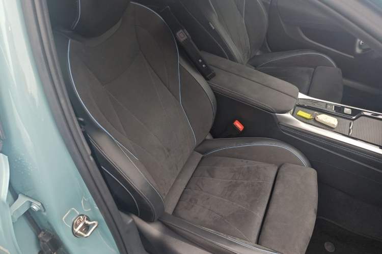 Used Volkswagen Passat 2025 Pro 380TSI Starry Dragon Luxury Edition
