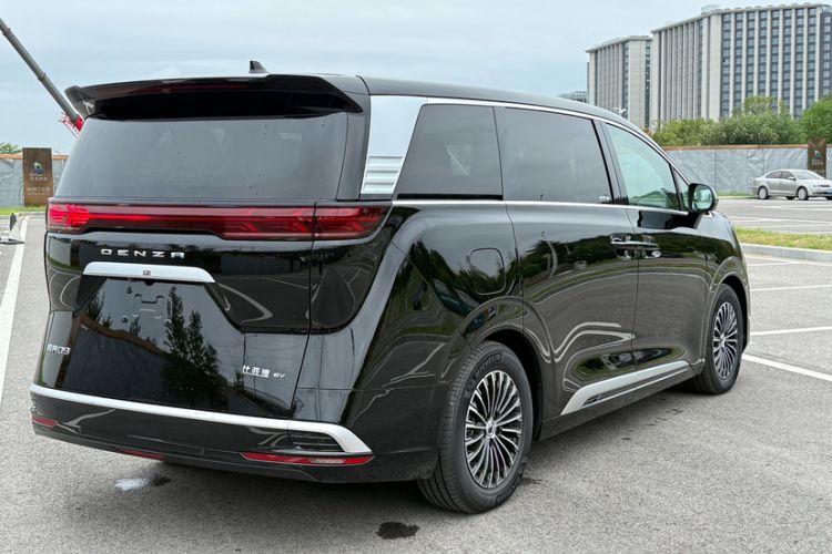 Used Denza D9 2024 EV 620 Premium Model
