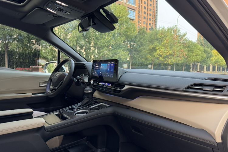 Used Toyota Sienna 2021 2.5L Hybrid Premium Edition
