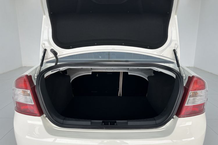 Used Ford Focus 2013 Sedan Classic 1.8L Automatic Fashion Edition