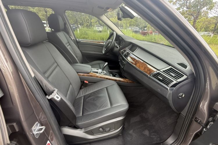 Used BMW X5 2013 xDrive35i Luxury Model
