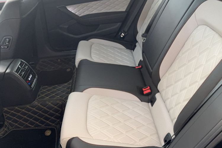 Used Volkswagen Magotan 2025 Revised Version 2 Zhongxiang Edition 330TSI DSG Luxury Trim
