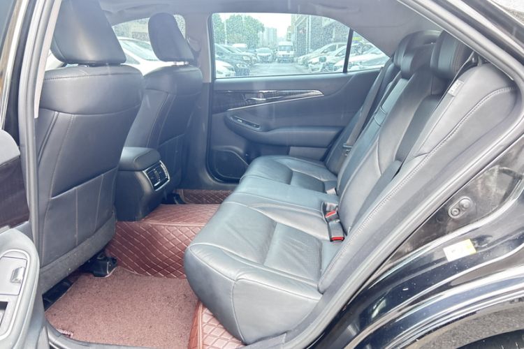 Used Toyota Crown 2015 2.5L Smart Edition
