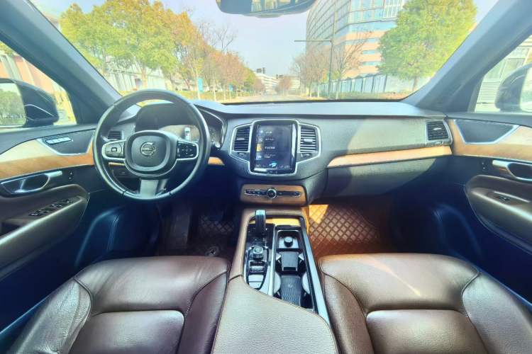 Used Volvo XC90 2021 B5 SmartDrive Luxury Edition 7 Seats
