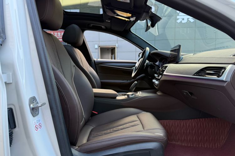 Used BMW 5 Series 2022 Second Facelift 530Li Leading Edition M Sport Package
