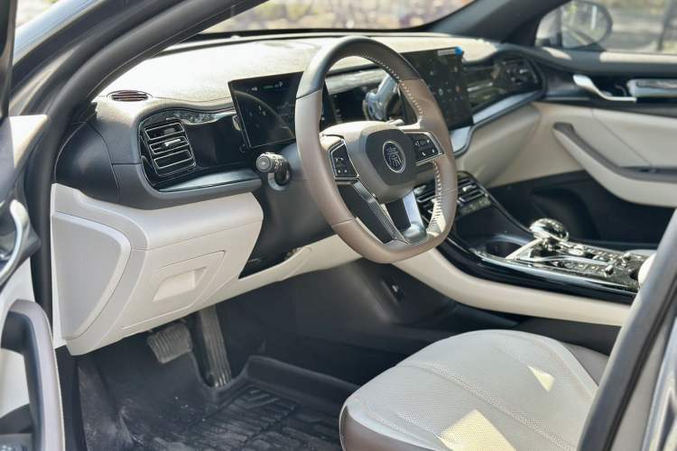 Used BYD Qin PLUS 2024 HONOR Edition DM-i 55KM Leading Model
