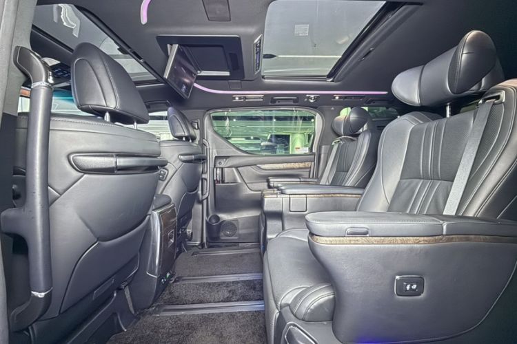 Used Toyota Vellfire 2020 Dual-Engine 2.5L HV Prestige Edition
