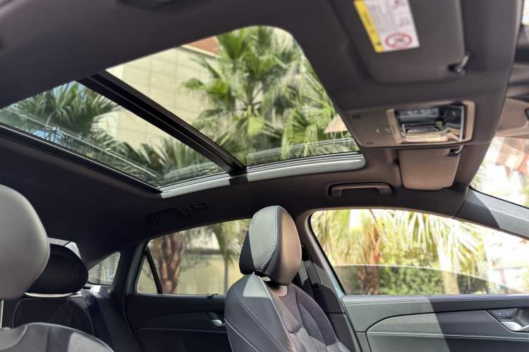 Used Volkswagen Passat 2025 Pro 380TSI Starry Dragon Luxury Edition
