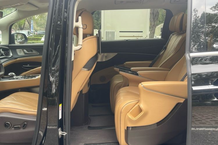 Used Denza D9 2024 DM-i 980 Four-Wheel Drive Flagship Model
