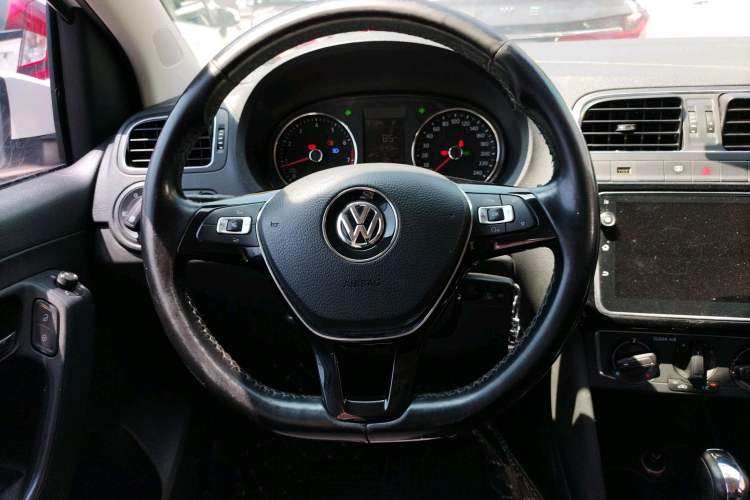 Used Volkswagen Polo 2016 1.6L Automatic Comfort Model
