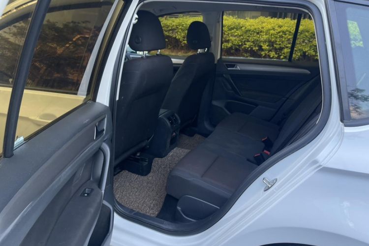 Used Volkswagen Golf Sportsvan 2016 1.6L Automatic Comfort Model
