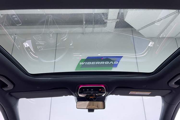 Used Mercedes-Benz E-Class 2024 Facelift E 300 L Luxury Edition
