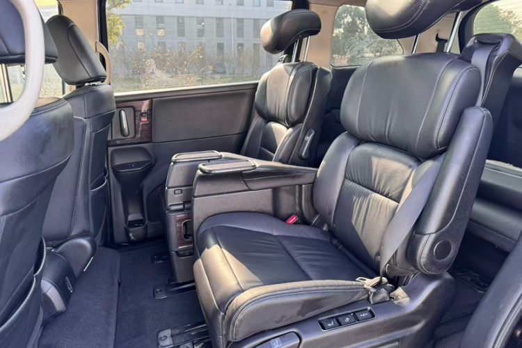 Used Honda Elysion 2016 2.4L Luxury Edition
