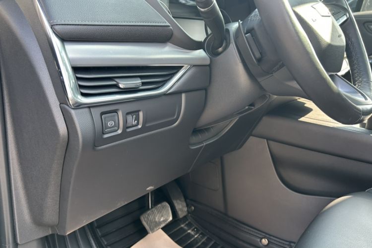 Used Cadillac XT4 2020 28T Two-Wheel-Drive Leading Version
