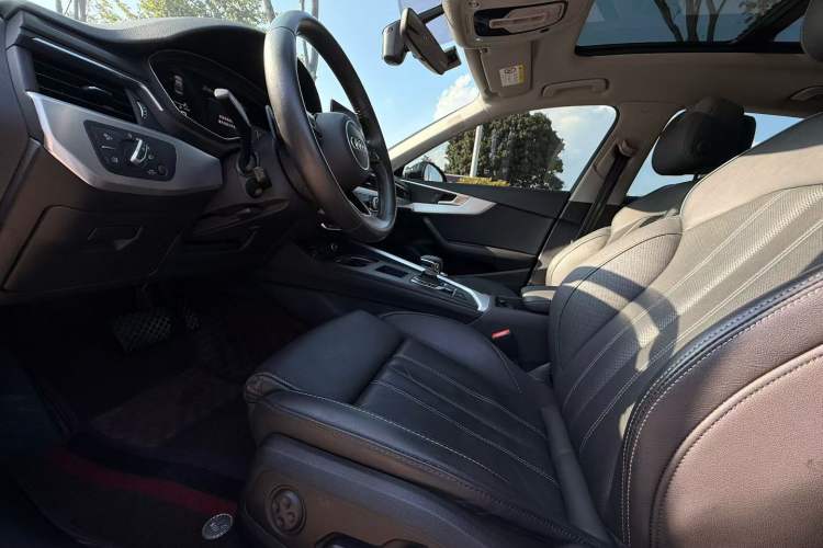 Used Audi A4L 2020 40 TFSI quattro Luxury Dynamic Model
