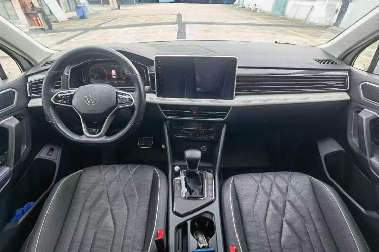 Used Volkswagen Tiguan L 2023 330TSI Automatic Two-Wheel Drive R-Line Enjoyment Edition