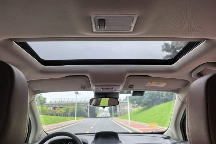 Used Buick Encore 2015 1.4T Automatic Two-Wheel Drive Urban Elite Version
