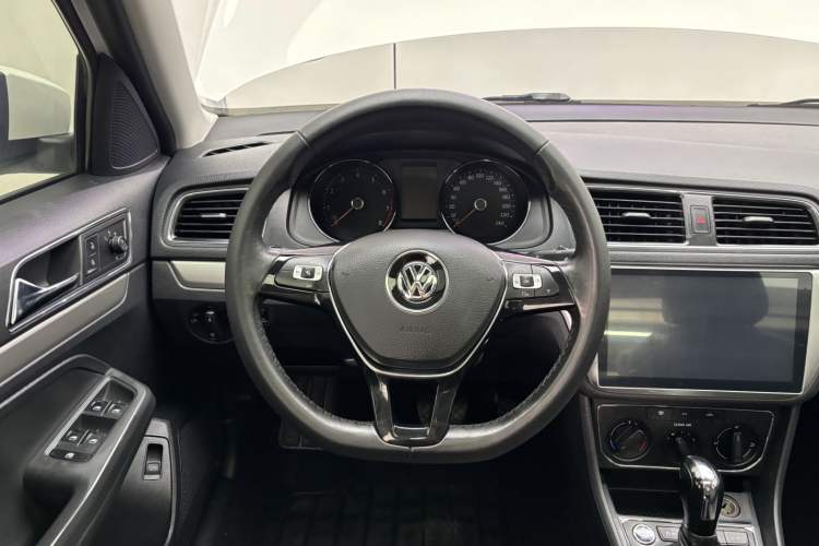 Used Volkswagen Lavida 2017 1.6L Automatic Comfort Edition
