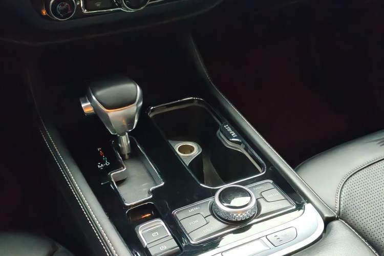 Used  BJ40 2019 PLUS 2.3T Automatic Four-Wheel Drive Flagship Edition China VI Emission Standard
