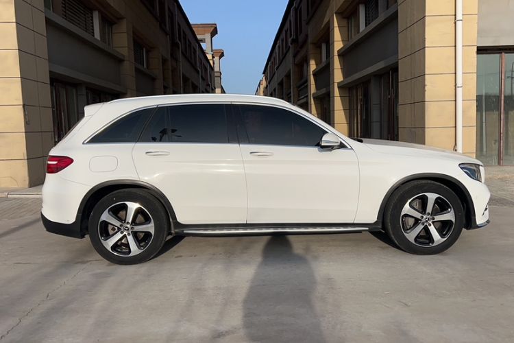 Used Mercedes-Benz GLC 2018 GLC 260 4MATIC Luxury Model
