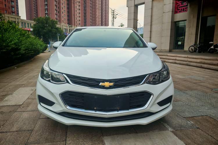 Used Chevrolet Cruze 2018 320 Automatic Pioneer Sunroof Edition

