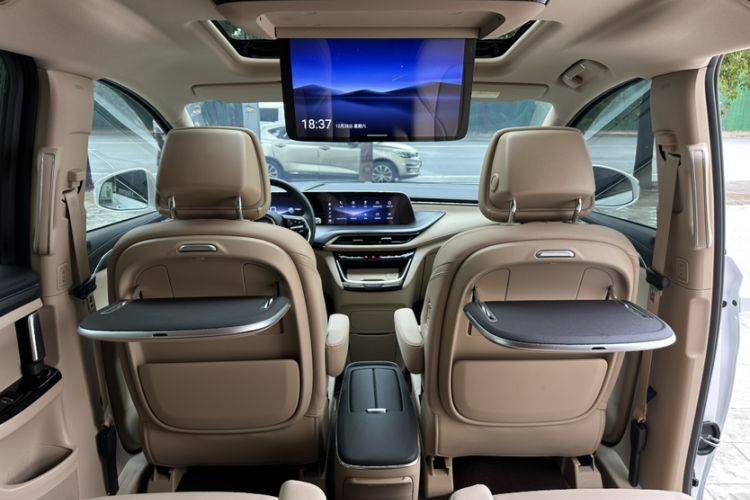 Used Buick GL8 New Energy 2025 Lu Shang Luxury Edition 7-Seater
