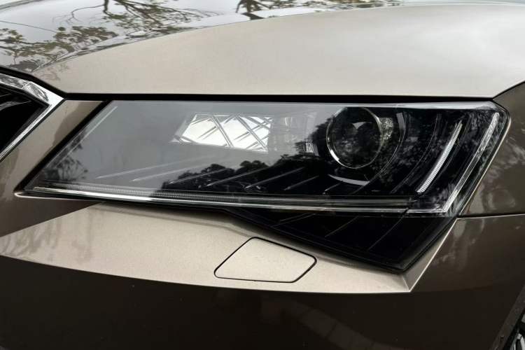 Used Skoda Superb 2016 TSI330 DSG Smart Drive Edition
