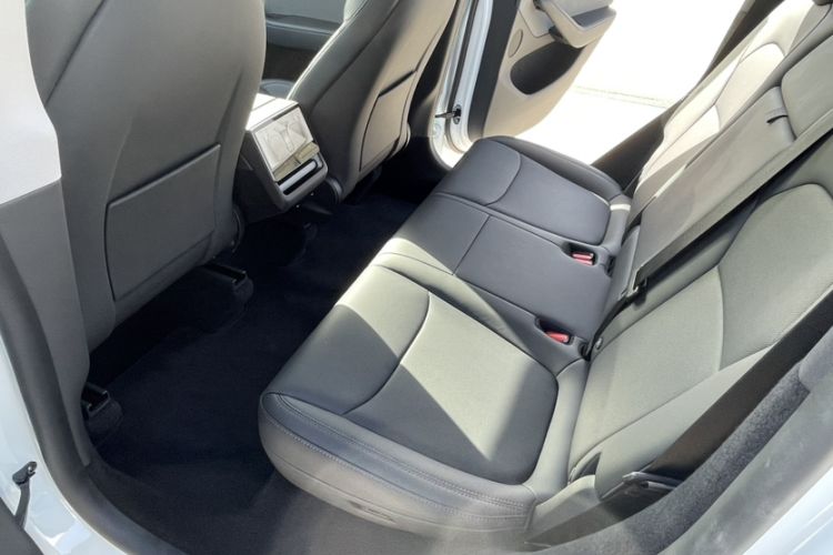 Used Tesla Model Y 2025 Rear-Wheel-Drive Version