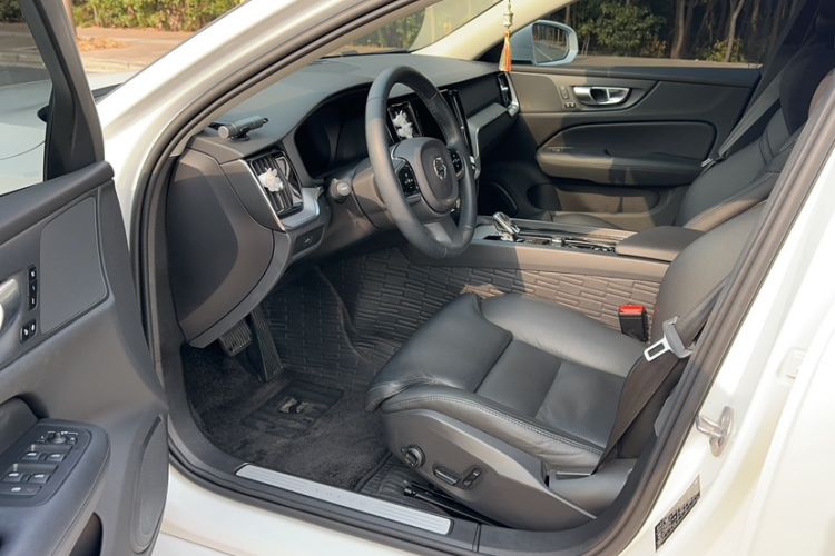 Used Volvo S60 2023 B4 Zhiyuan Luxury Edition