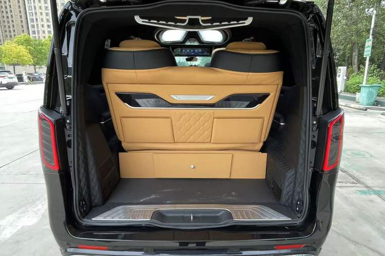 Used Mercedes-Benz Vito 2023 2.0T Elite Version 7 Seats