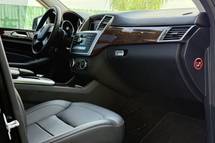 Used Mercedes-Benz M-Class 2015 ML 400 4MATIC Dynamic Model
