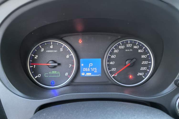 Used Mitsubishi Outlander 2018 2.0L Two-Wheel Drive Glory Edition 5 Seats