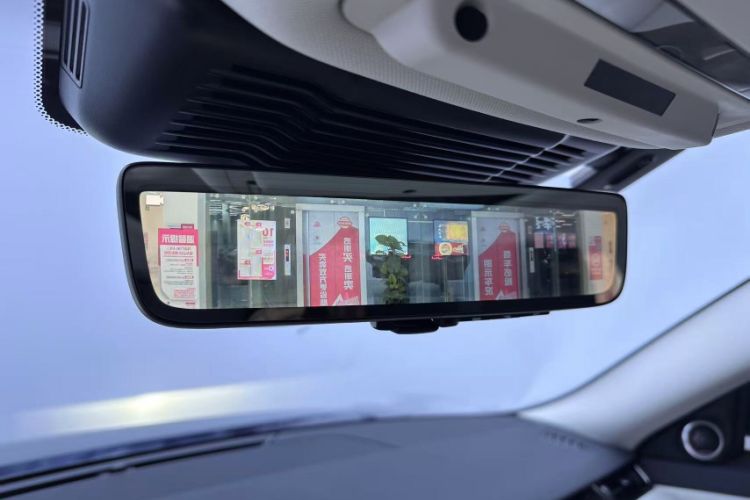 Used Land Rover Range Rover Evoque 2021 Range Rover Velar L 249PS R-Dynamic First Edition
