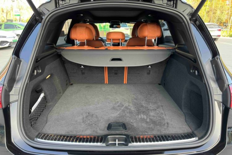 Used Mercedes-Benz GLC 2023 GLC 260 L 4MATIC Luxury Model 5 Seats